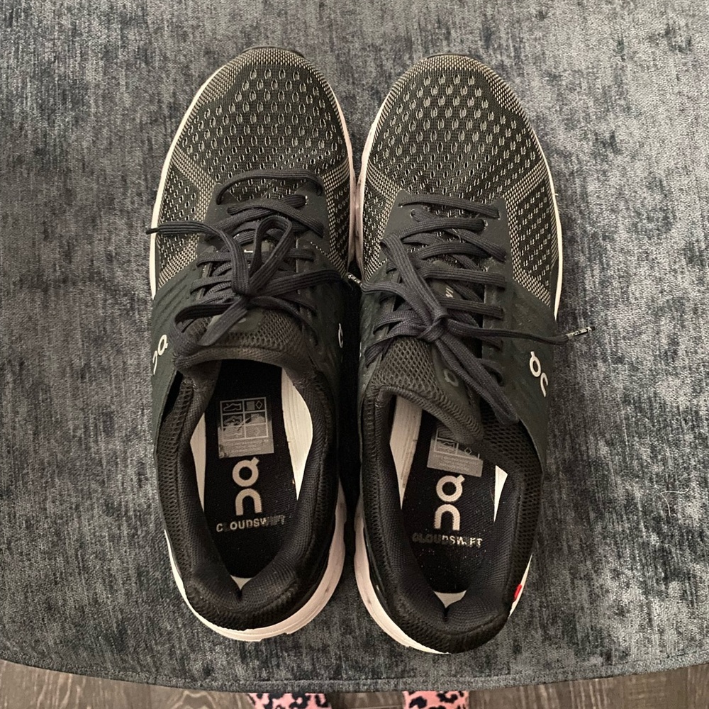 On Cloud Helion Running Shoe, sz 9.5